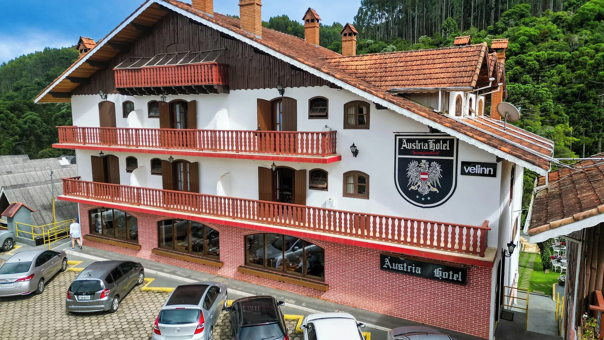 Perto do Estádio Verner Grimberg: 11 Hotéis Centrais Comparados